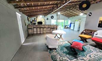 Imagem: CASA A VENDA EM PINHAIS COM AMPLO ESPAÇO