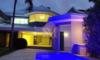 Imagem 2: Casa de Luxo na Barra da Tijuca: 4 Suítes, 332m², Condomínio Santa Marina Reformada e Pro