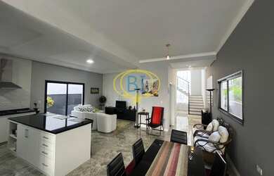 Imagem 2: Casa de Condomínio de Luxo à Venda em Santana de Parnaíba-SP, Bairro Suru: 3 Quartos, 3 Su