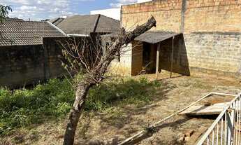 Imagem 3: VENDE-SE TERRENO COM CASA DE PRÉ MOLDADO NO ALTO DA XV