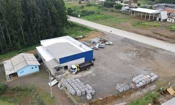 Imagem: LA CASA VENDE BARRACÃO COM AMPLO TERRENO