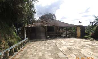 Imagem: ENCANTADORA CHÁCARA COM PISCINA E LAGO