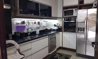 Imagem 3: 3 dormitórios, 1 suítes, 3 vagas na garagem, 250M² de Área Construída, 274M² de Área Total