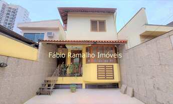 Imagem: Sobradão localizado entre a Estação Alto