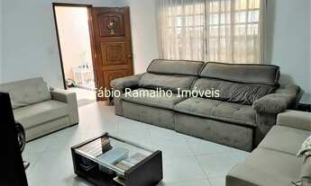 Imagem 2: Casa com 3 dormitórios, suíte, e 2 vagas de garagens. Campo Grande