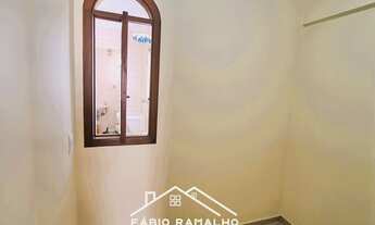 Imagem 6: Apartamento com 2 dormitórios, varanda, e vaga de garagem. Jardim Marajoara