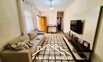 Imagem 2: Sobrado na Cupecê, com 4 dormitórios, 2 suítes, e 2 vagas de garagens