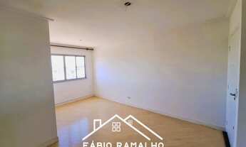 Imagem 2: Apartamento com 2 dormitórios, e vaga de garagem, à venda em Interlagos