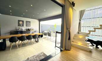 Imagem 5: Sobrado com piscina localizado próximo do Colégio Santo Antônio no bairro Iririú!