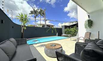 Imagem 2: Sobrado com piscina localizado próximo do Colégio Santo Antônio no bairro Iririú!