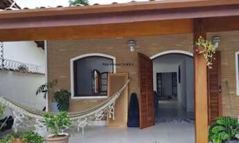 Imagem 3: Casa a Venda No Centro De Ubatuba com 451 m² de terreno e 330 m² de área construída