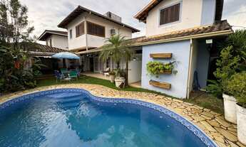 Imagem: Casa com piscina e 4 dormitórios a venda
