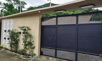 Imagem 2: Casa a Venda No Centro De Ubatuba com 451 m² de terreno e 330 m² de área construída