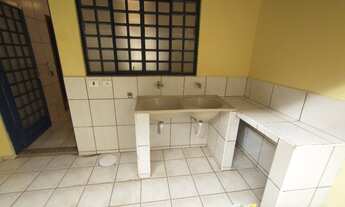 Imagem 7: Casa de 2 quartos com suíte à venda em Holambra, ampla sala e 3 banheiros em 171m². Confir