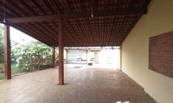 Imagem 2: Casa de 2 quartos com suíte à venda em Holambra, ampla sala e 3 banheiros em 171m². Confir