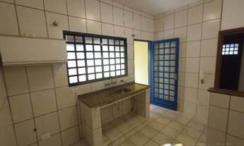 Imagem 6: Casa de 2 quartos com suíte à venda em Holambra, ampla sala e 3 banheiros em 171m². Confir