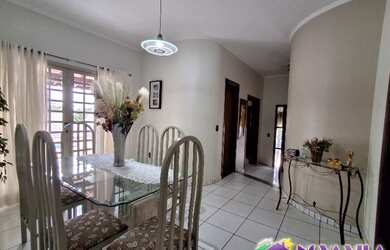 Imagem 4: Imperdível casa à venda em Jaguariúna-SP: 4 quartos, 2 suítes, 2 salas, 5 banheiros, 4 vag