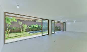 Imagem 3: 4 dormitórios na Rua Regina Badra