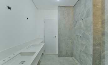 Imagem 6: 4 dormitórios na Rua Regina Badra