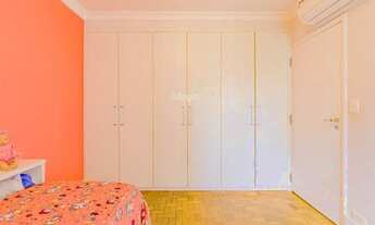 Imagem 2: Com 111 m² de área útil, o apartamento possui três quartos espaçosos, quatro banheiros par