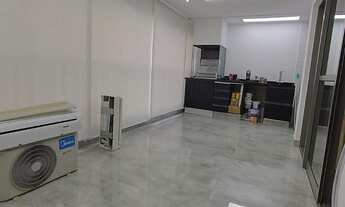 Imagem 2: Apartamento com 2 varandas, 3 quartos, sendo uma suíte, 2 vagas demarcadas escrituradas, l