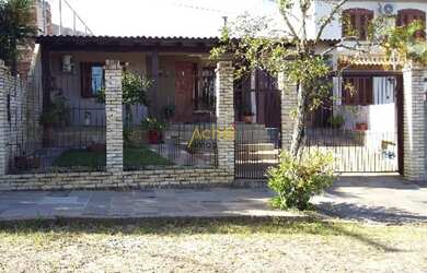 Imagem 2: Casa com 147m² com 3 dormitórios, 1 suíte, edícula, churrasqueira, no bairro Hípica