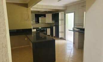 Imagem 4: CASA EM ARNIQUEIRAS 3 QUARTOS REFORMADA