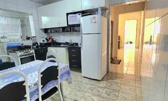 Imagem: 4 casas em um terreno de 213m² à venda