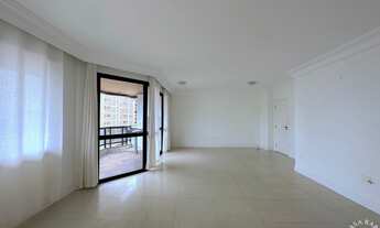 Imagem 2: Apartamento 4 suítes e 3 vagas com hobby box - Centro