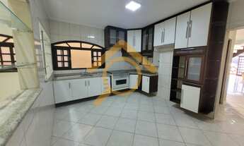 Imagem 7: Residência de Luxo à Venda em Caieiras-SP: 4 Quartos, 1 Suíte, 2 Salas, 4 Banheiros, 2 Vag