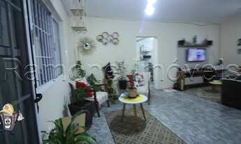 Imagem 5: Vende-se casa térrea com 163m2, com 3 dorms e 4 vagas de garagem. Localizada no bairro Qui