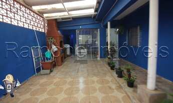 Imagem 2: Vende-se casa térrea com 163m2, com 3 dorms e 4 vagas de garagem. Localizada no bairro Qui