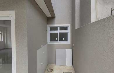 Imagem 4: Sobrado Novo de Alto Padrão com Terraço Amplo e Acabamento Premium no Bairro Portão!