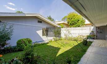 Imagem 7: Imperdível casa de 5 quartos com 2 suítes e 4 vagas de garagem no Guabirotuba, Curitiba-PR