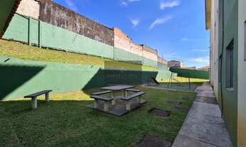 Imagem 2: Apartamento à venda com 2 quartos no bairro Sítio Cercado em Curitiba-PR. As melhores opçõ