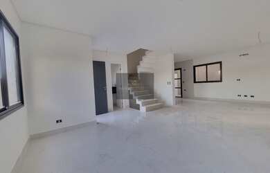 Imagem 6: Seu lar dos sonhos está aqui: sobrado de alto padrão com 3 quartos sendo 1 suíte, locali