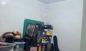 Imagem 5: Sobrado Triplex à venda em Curitiba-PR, no bairro Sítio Cercado! Com 4 quartos, 1 suíte, 2