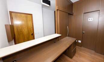 Imagem 3: Oportunidade única: sala comercial à venda no Centro de Curitiba-PR, com 1 banheiro, 1 vag