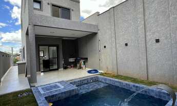 Imagem: Venda de Casa em Condomínio de Alto Padrão