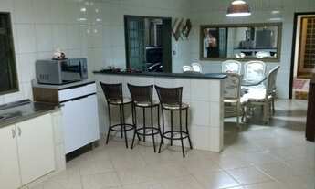 Imagem: Sobrado de 300 m² de construção, na região