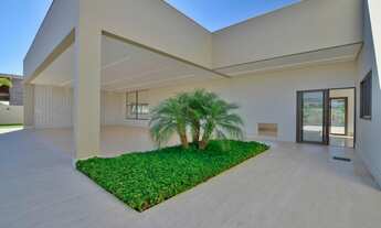 Imagem 4: 5 dormitórios, 4 suíte, 4 vagas na garagem, 900M² de Área Construída