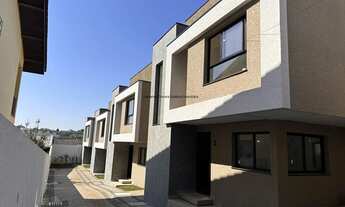 Imagem: Sobrado à venda em Curitiba-PR, Santa Cândida