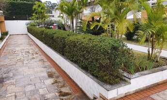 Imagem 3: Imponente casa em condomínio no Alto de Pinheiros: 4 quartos, 4 suítes, 3 salas, 6 banheir