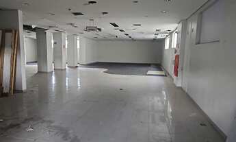 Imagem 2: Galpão Comercial de Alto Padrão com 10 Salas e 26 Vagas de Garagem no Jabaquara, São Paulo