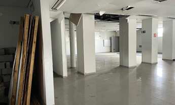 Imagem 4: Galpão Comercial de Alto Padrão com 10 Salas e 26 Vagas de Garagem no Jabaquara, São Paulo