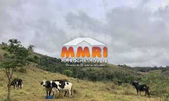 Imagem: Fazenda para Pecuária no interior do Rio