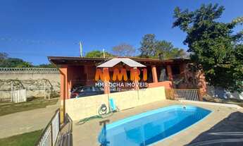 Imagem: Chácara com Piscina e Vista para o Morro