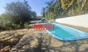 Imagem 5: Chácara À VENDA em Araçoiaba da Serra, com 3 Suítes, 4 Vagas de Garagem, 1.000m²!