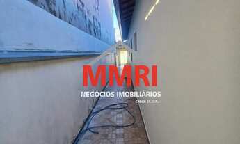 Imagem 3: Casa à venda no bairro Flora: 3 quartos, 2 suítes, sala, 3 banheiros, 2 vagas de garagem