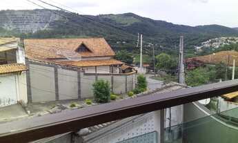 Imagem 5: Casa de alto padrão, com vista panorâmica da represa e serra da cantareira